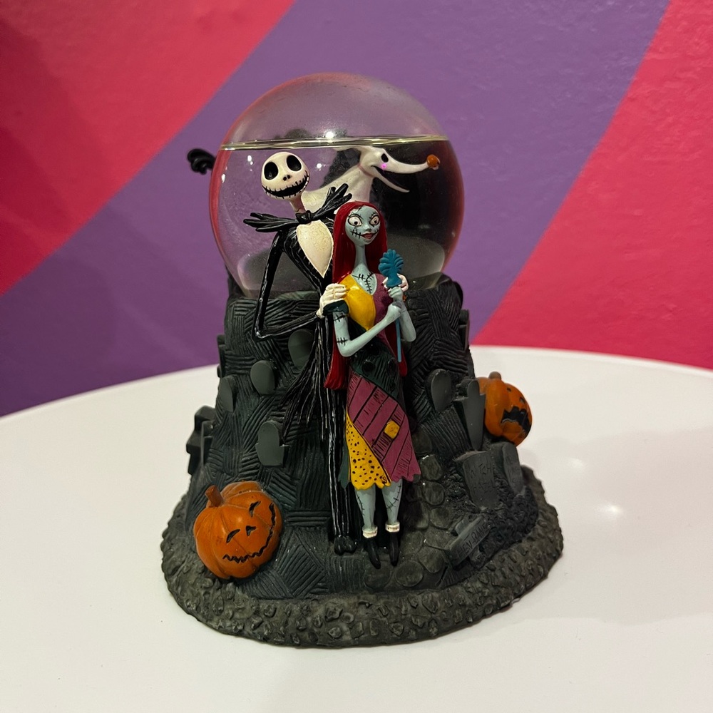 Nightmare before Christmas snowglobe